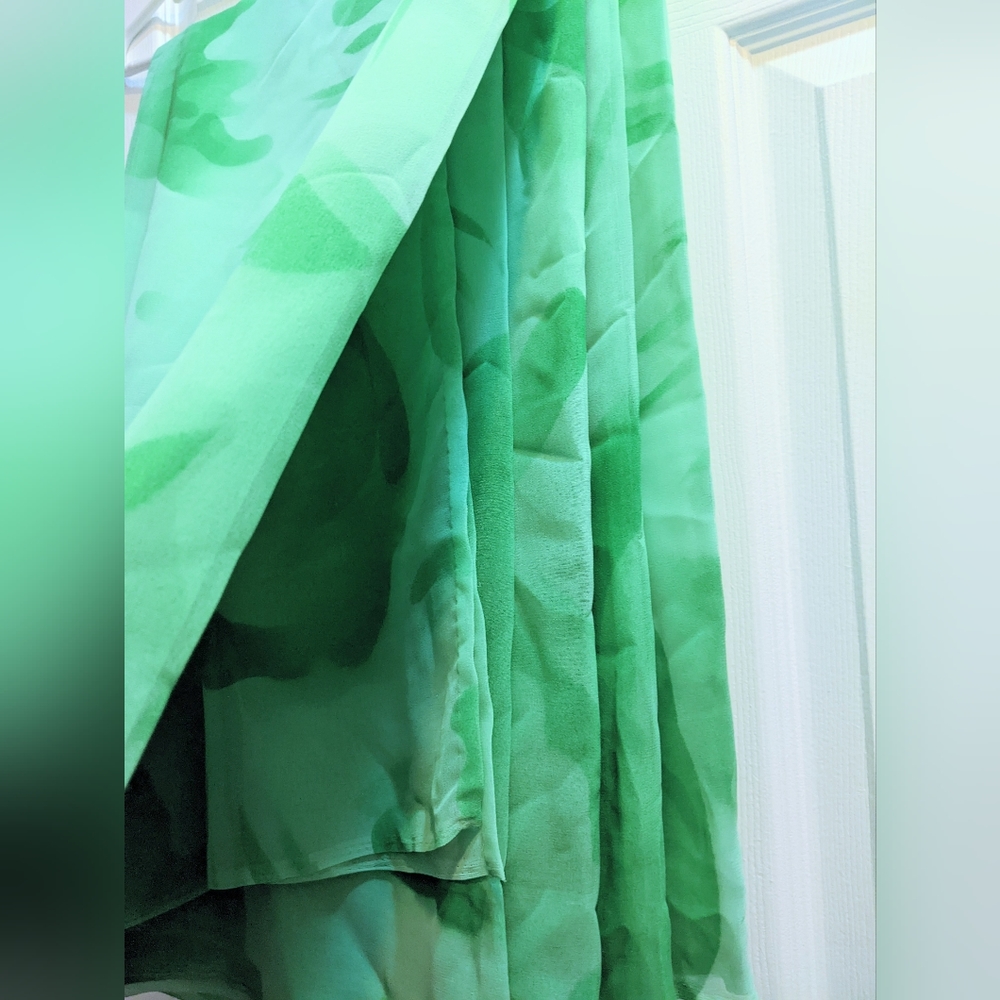 80s Green Sheer Sari Fabric. 6 yards. Approx. 216 x 45 inches